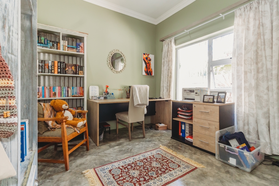 5 Bedroom Property for Sale in Heather Park Western Cape